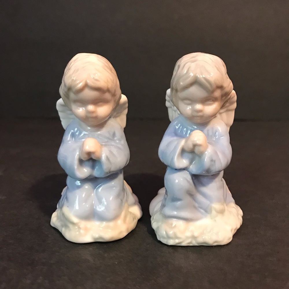 2 VINTAGE BLUE PRAYING ANGELS CANDLE STICK HOLDERS